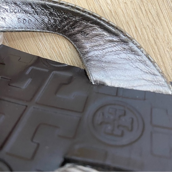 Tory Burch Silver Snake Embossed Thong Sandal - Picture 5 of 6